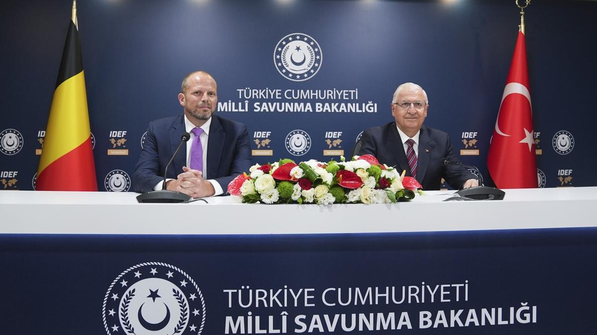 Bakan Gler, Belika Savunma Bakan Francken ile grt