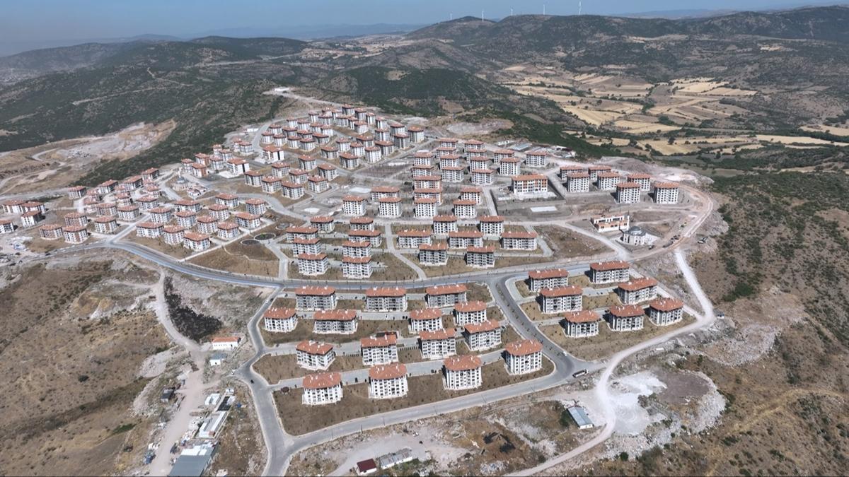 Bakan Kurum, Balkesir'de yapm tamamlanan TOK konutlarn paylat