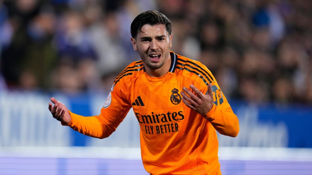 Xabi Alonso, Brahim Diaz'n biletini kesti