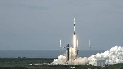SpaceX, 2 uyduyu yrngeye gnderdi