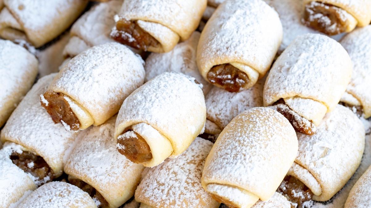 Azda kyr kyr dalan elmal pasta tarifi! Nar gibi kzaryor, komu atlatyor