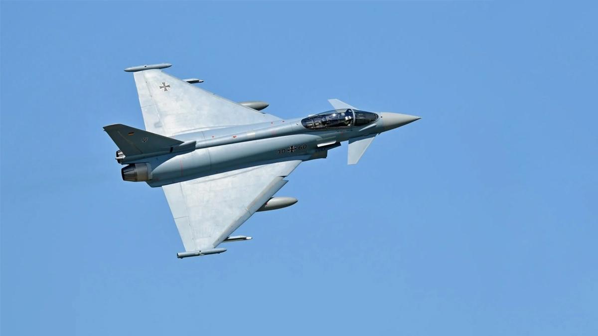 Alman basn duyurdu: Trkiye'ye 40 adet Eurofighter sat onayland
