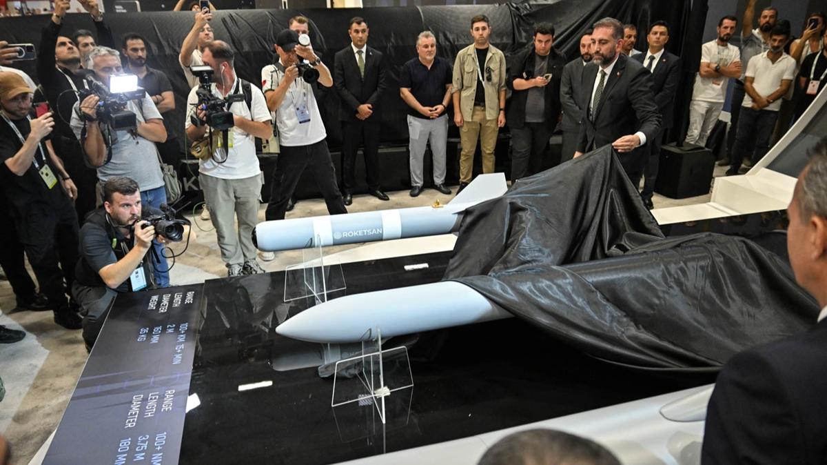 IDEF 2025'e Roketsan damgas! Stratejik szlemelere imzalar atld