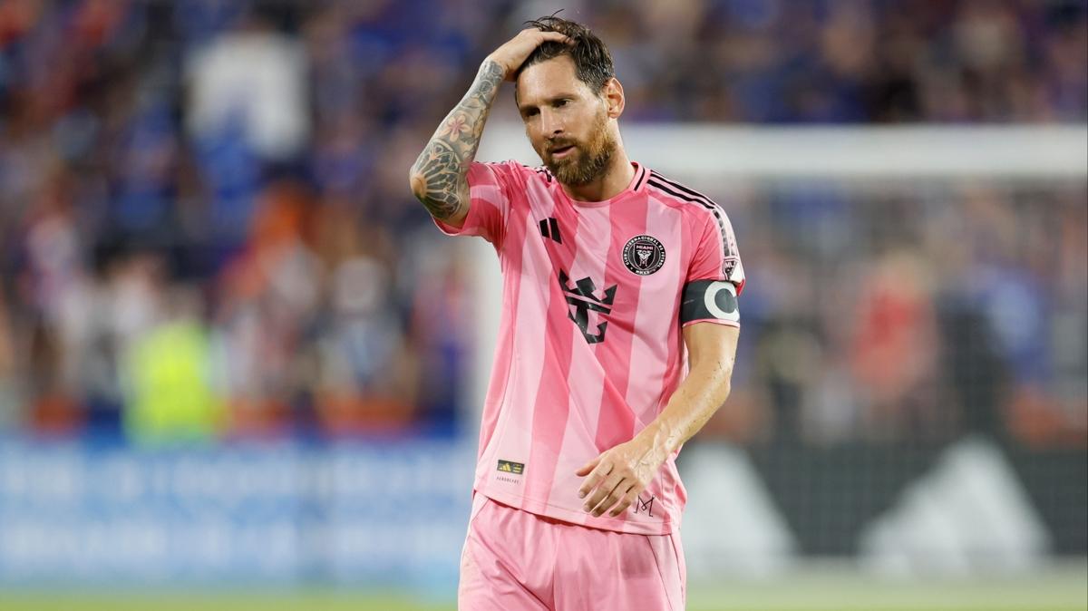 Lionel Messi'ye ceza
