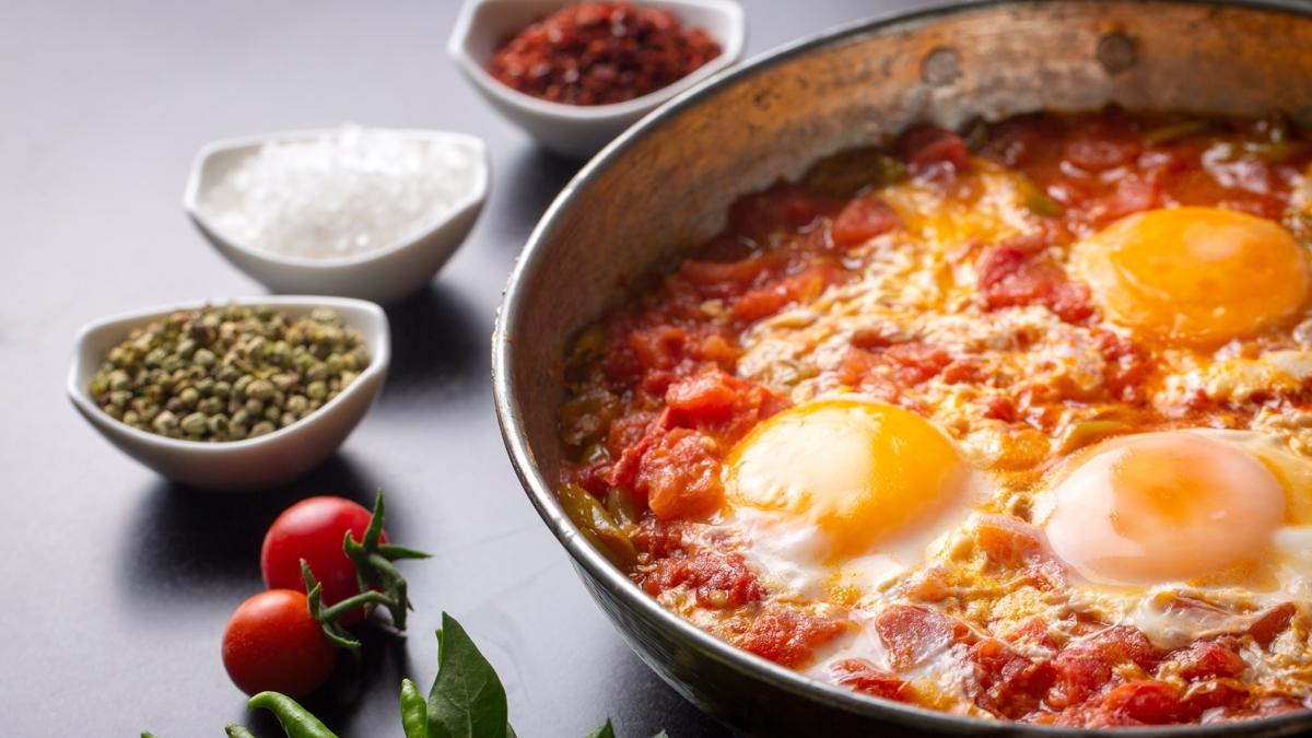 Suyuna ekmek banmayan ok ey kaybeder! Kahvaltlk menemen tarifi