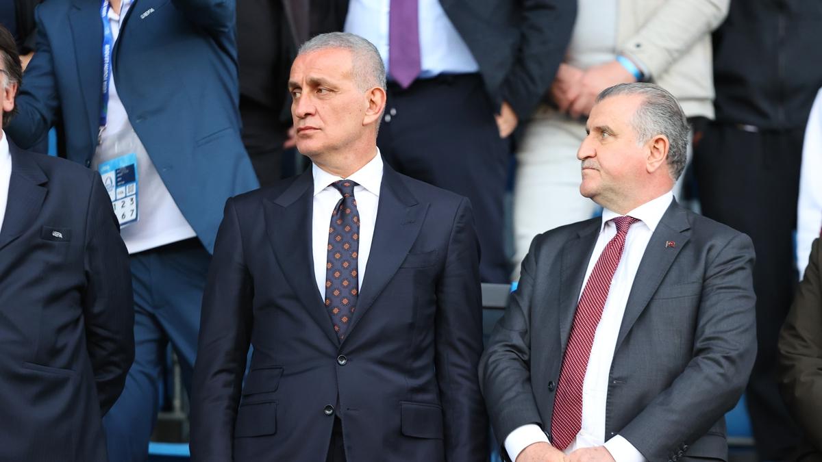 Tribne ayakta taraftar