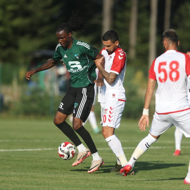 Kocaelispor, haz�rl�k ma��nda Sivasspor'u yendi