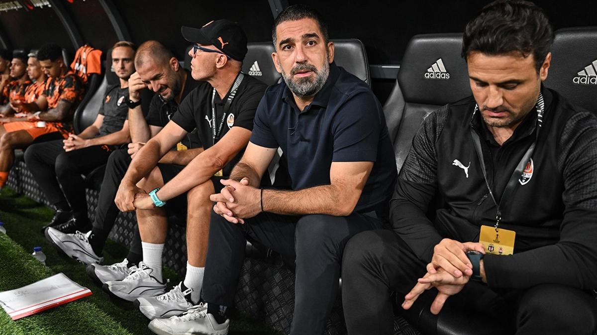 arda turan shakhtar donetsk beikta fotoraflar resimleri