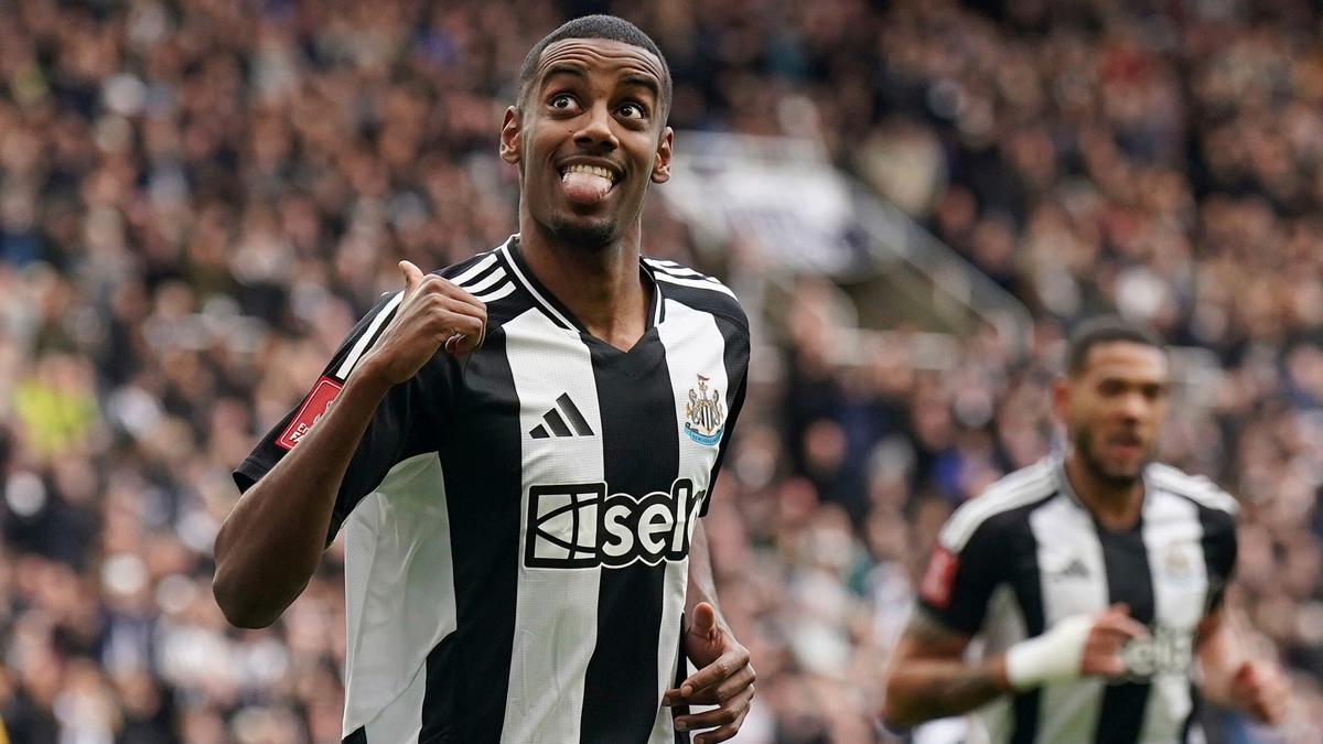 Alexander Isak newcastle united liverpool transfer fotoraflar resimleri