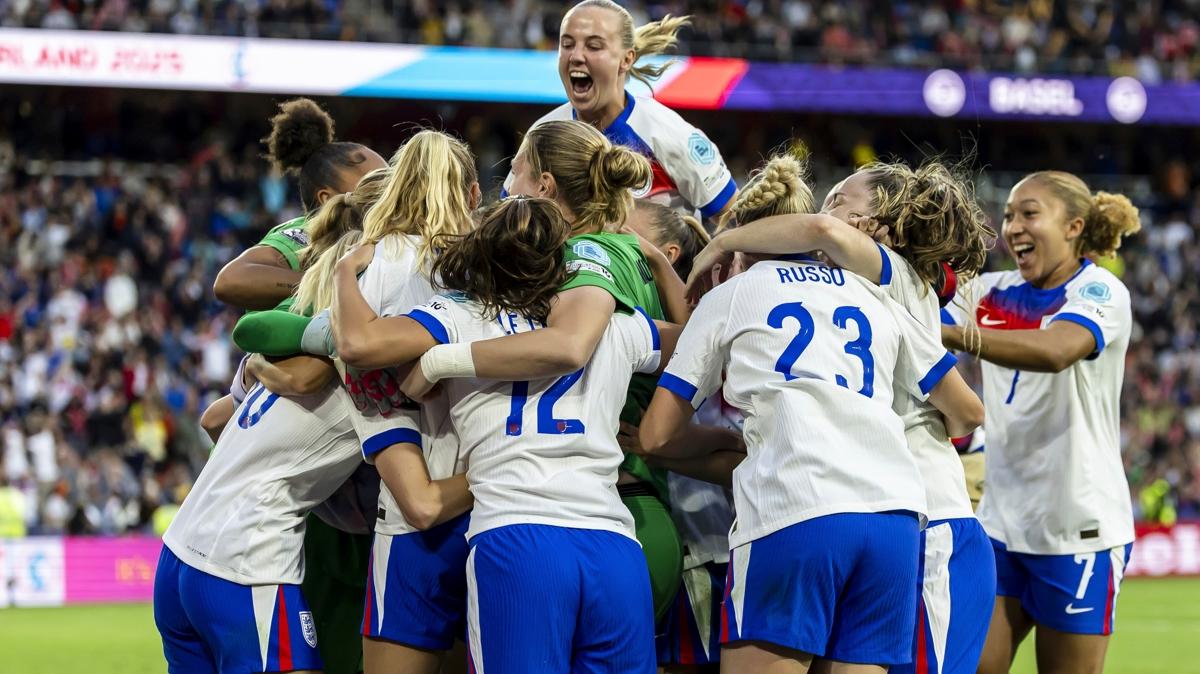 EURO 2025 final  ngiltere spanya  Kadnlar Avrupa ampiyonas fotoraflar resimleri