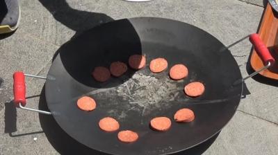 Kilis'te kavurucu scakta asfaltn zerinde sucuklu yumurta piirildi