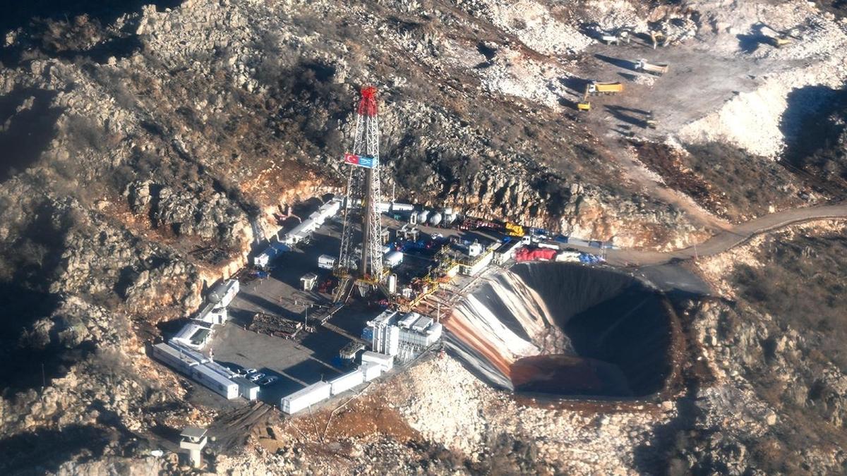 Bakan Bayraktar Petrol Keif 57 milyon varil 4 milyar dolar fotoraflar resimleri