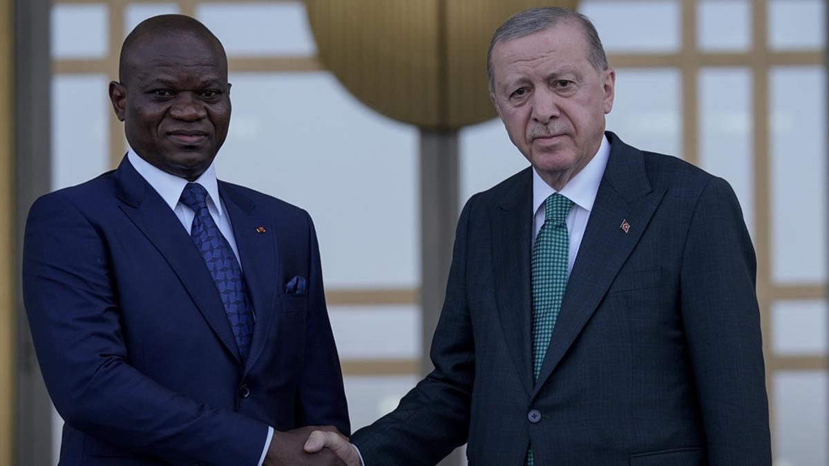 Gabon Cumhurbakan resmi tren bakan erdoan fotoraflar resimleri