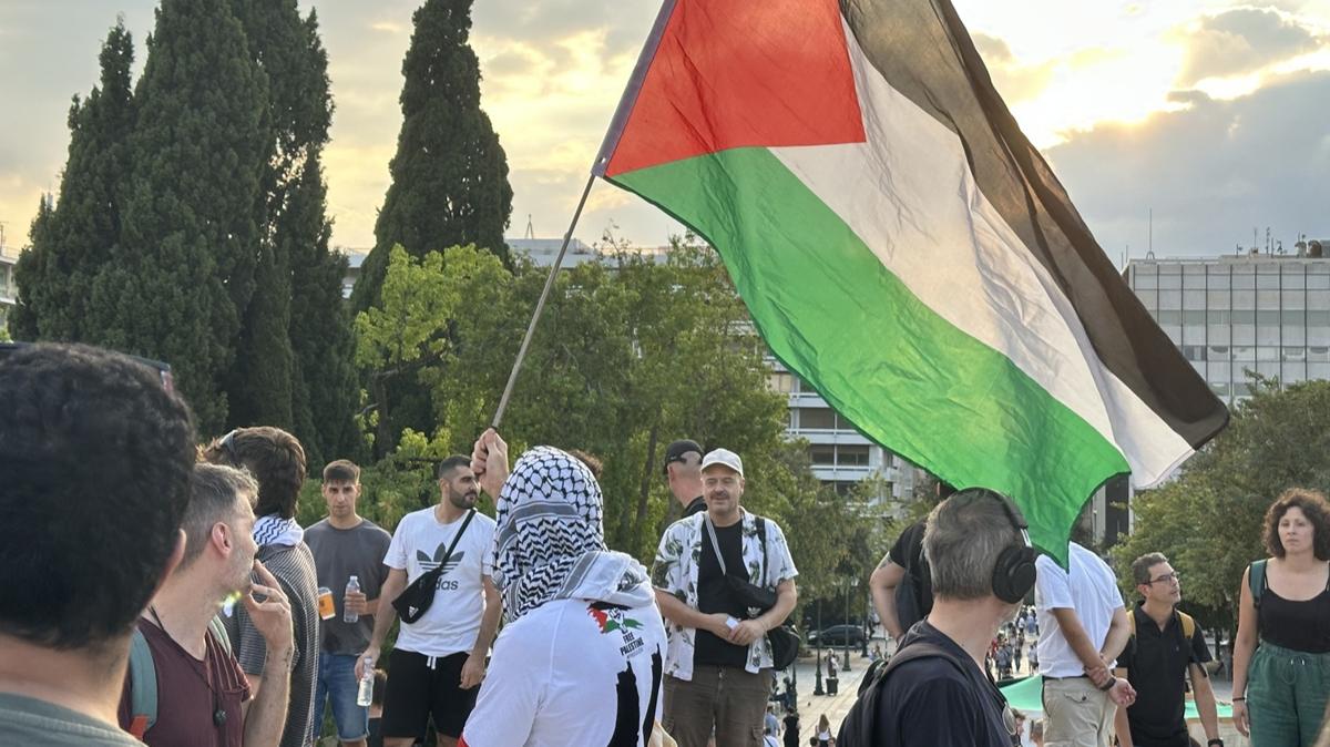 Atina Protestosu srail Saldrlar filistine destek yunanistan gazze fotoraflar resimleri