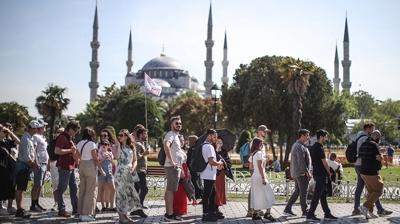 Turistler yln ilk yarsnda 1 milyar 48 milyon 518 bin dolarlk harcama yapt