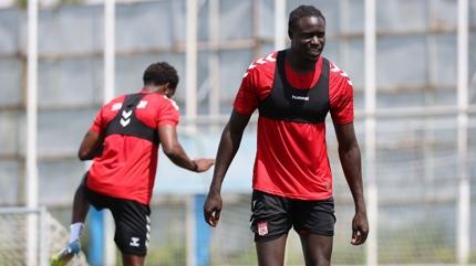 Sivasspor'da Erzurumspor FK ma��n�n mesaisi devam ediyor