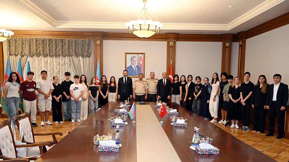 Azerbaycan Savunma Bakan Trk ehit ocuklar Yaat Vakf fotoraflar resimleri