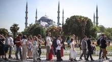 Turistler yln ilk yarsnda 1 milyar 48 milyon 518 bin dolarlk harcama yapt