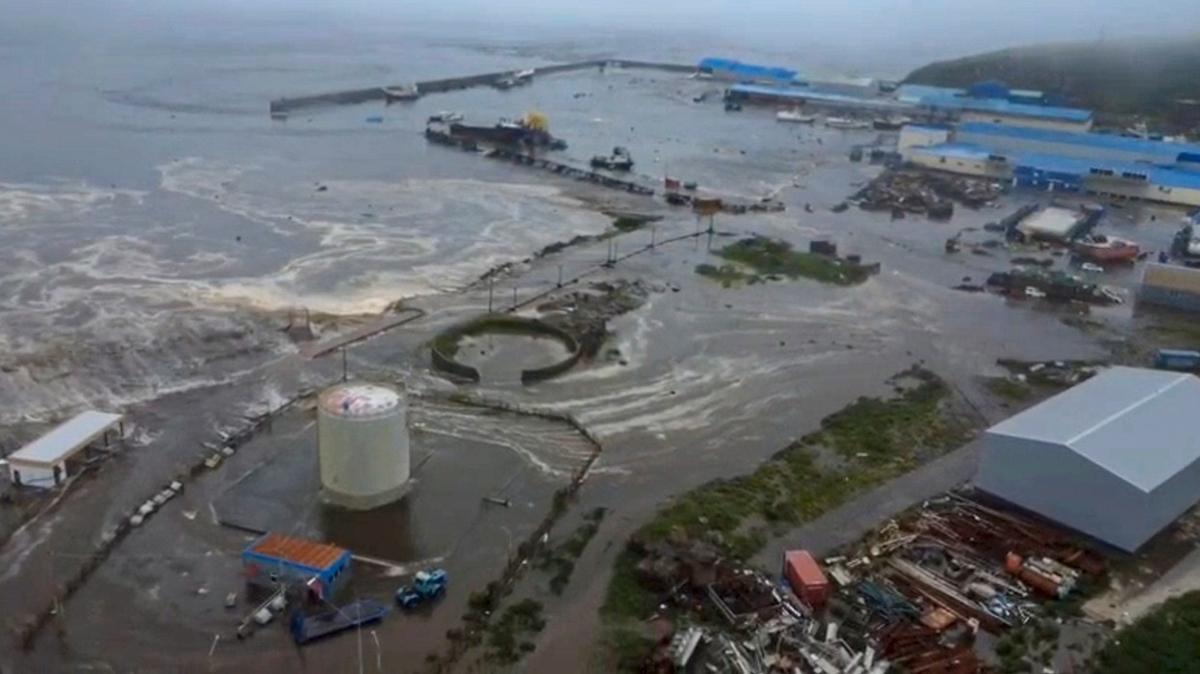 Deprem Tsunami Kuril Adalar fotoraflar resimleri