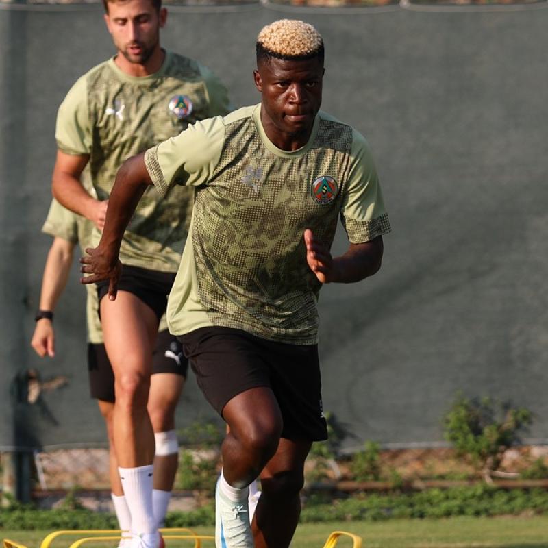 Alanyaspor'da Fenerbahe mann almalar balad