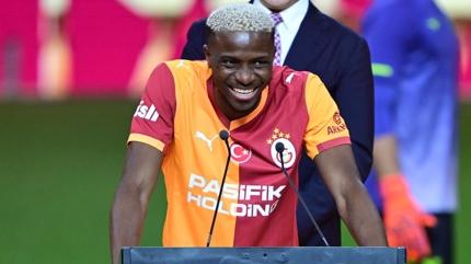 Herkes Galatasaray' konuuyor! Victor Osimhen transferi ortal ykt