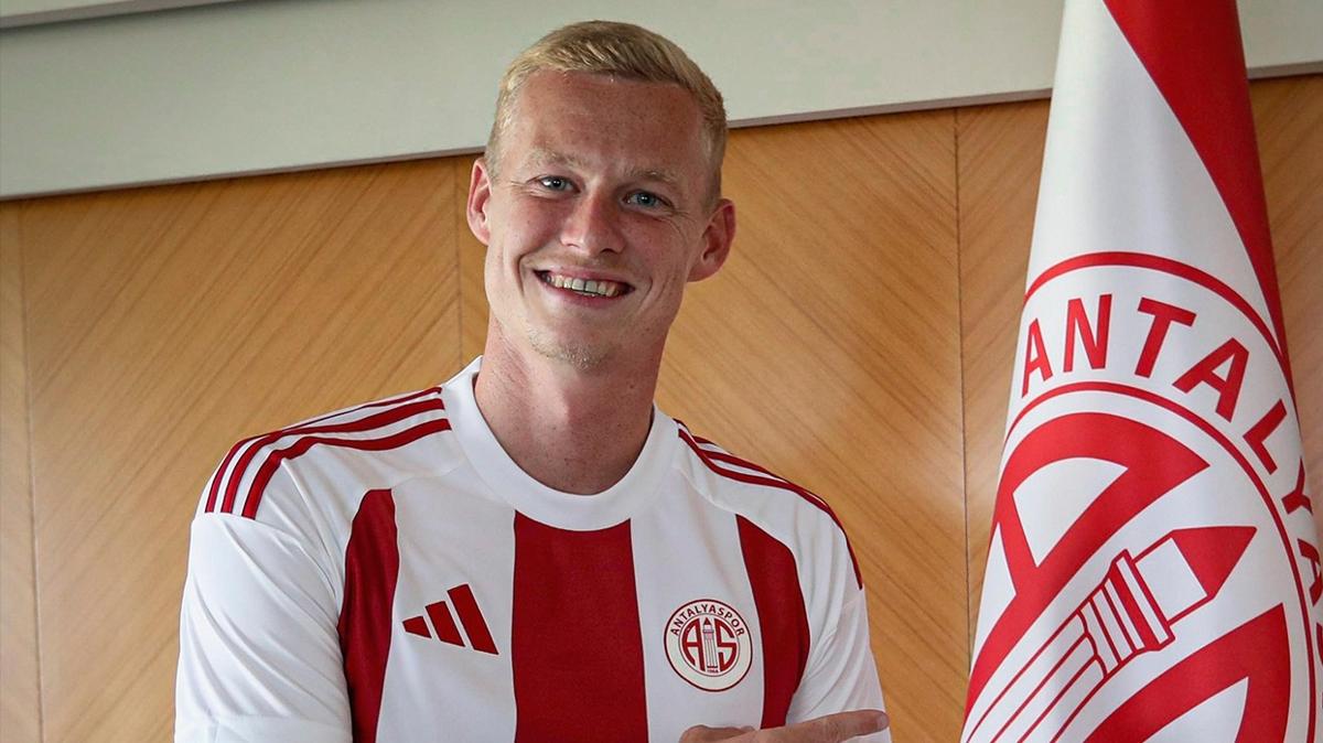 Antalyaspor Transfer Nikola Storm fotoraflar resimleri