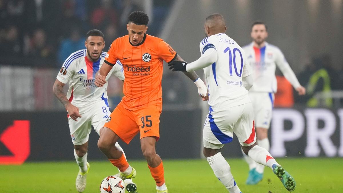 Tuta transfer   Al Duhail   Brezilyal savunmac fotoraflar resimleri