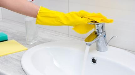 Su izi dahi brakmyor! Lavabo temizliinde pf noktalar