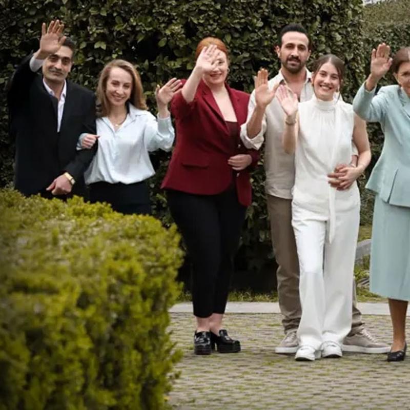 Yal apkn'nn yldz Kenan mirzalolu ile ayn projede!