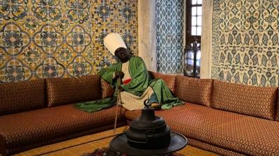 Topkap Saray'nda bir ilk! Harem'in srl blmlerinden Karaaalar Kouu ziyarete ald