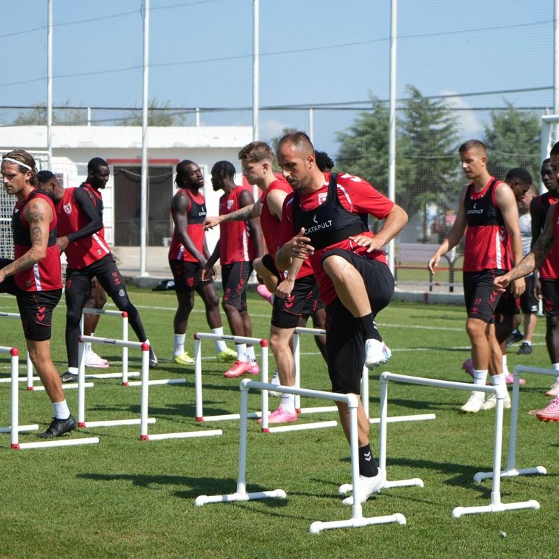 Gen�lerbirli�i, 4 y�l aran�n ard�ndan S�per Lig'de ilk ma��na ��k�yor