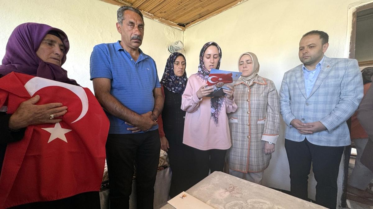 AK Parti Genel Merkez ehit Aileleri Tuba Ik Ercan Zeytun Kl Recep Tayyip Erdoan Mektup teslimi Ardahan SEO uyumlu Shit annesi letiim fotoraflar resimleri