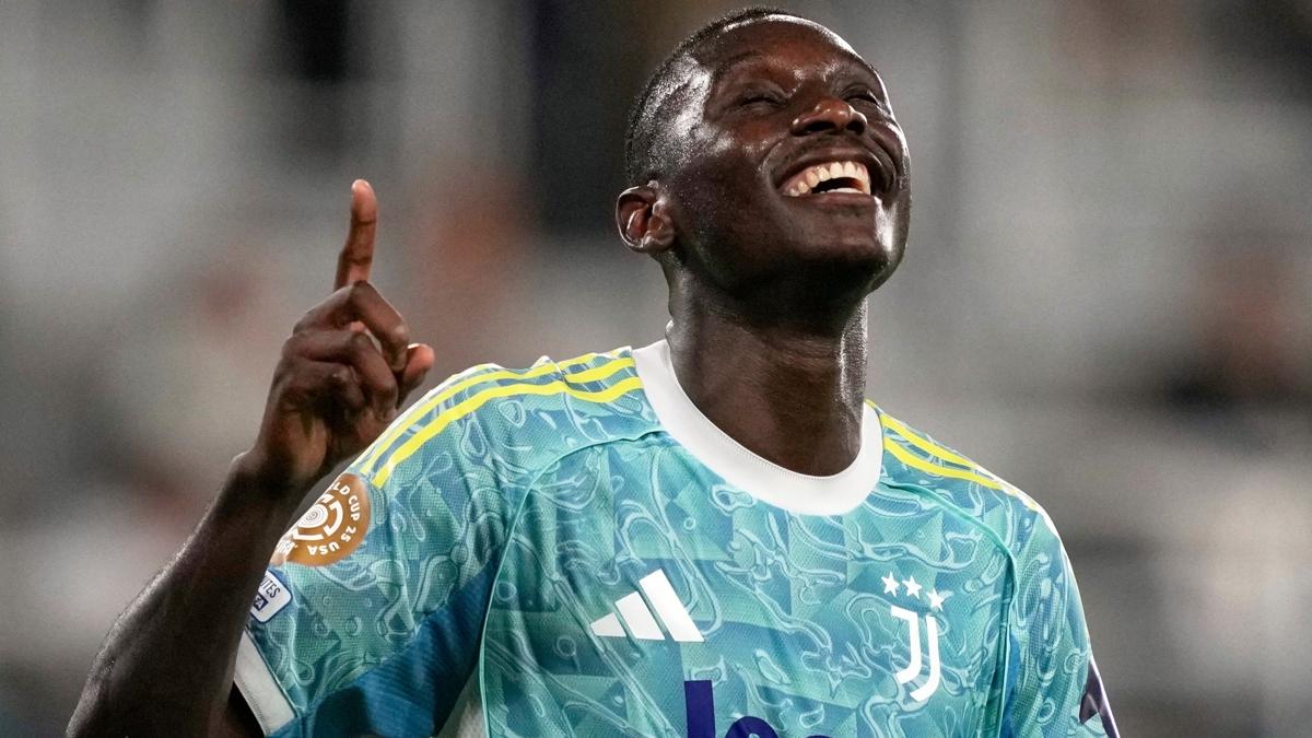 randal kolo muani newcastle united transfer fotoraflar resimleri