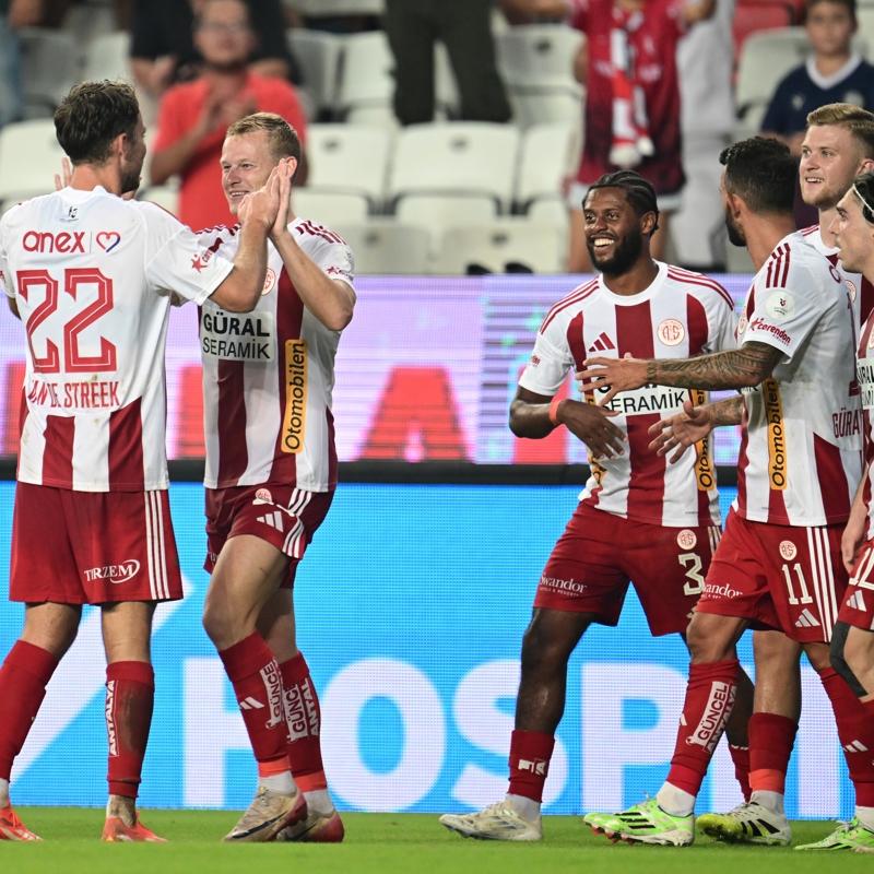 Antalyaspor sezonu 3 puanla a�t�