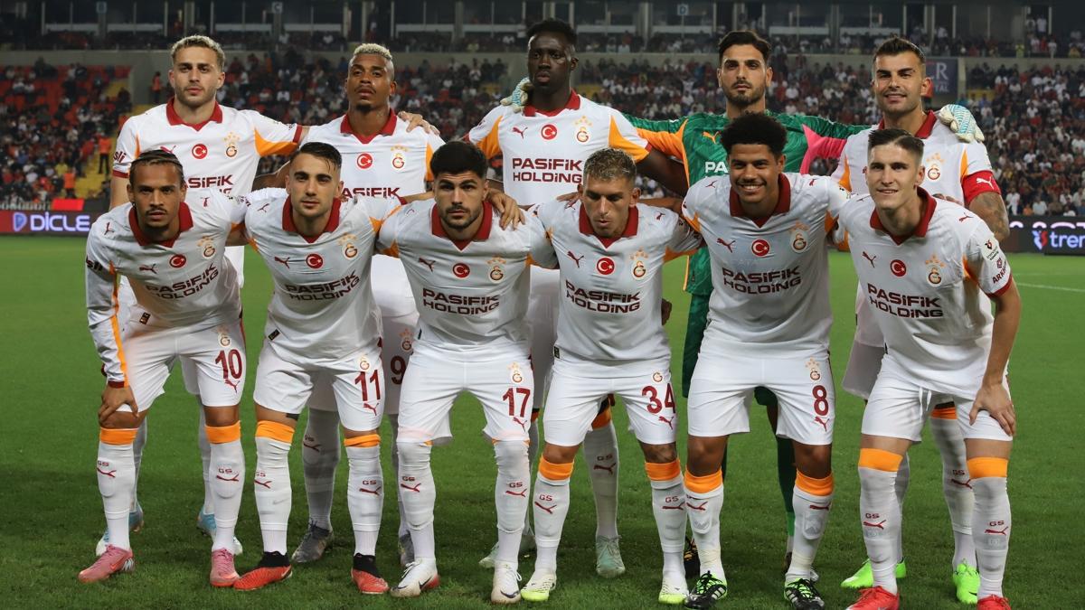 galatasaray gnay gven futbol fotoraflar resimleri