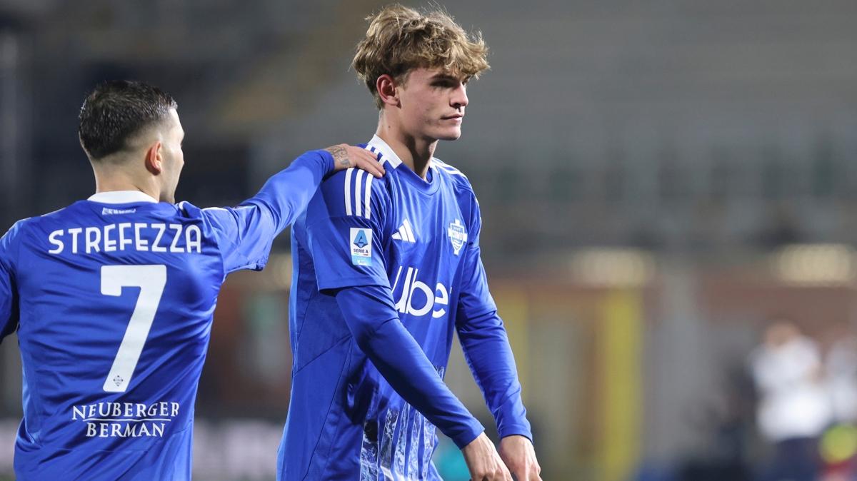 Nico Paz real madrid transfer fotoraflar resimleri