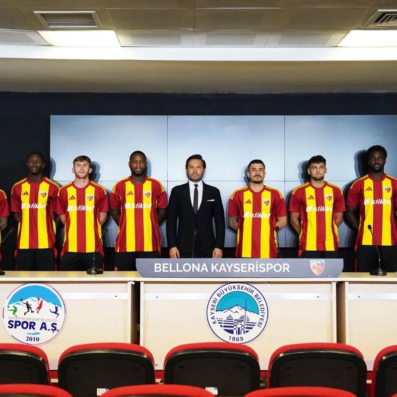 Kayserispor'un yeni transferleri taraftarla bulutu