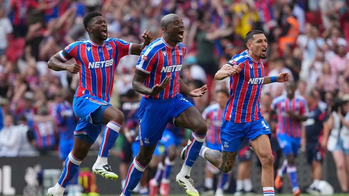 Community Shield Liverpool Crystal Palace fotoraflar resimleri