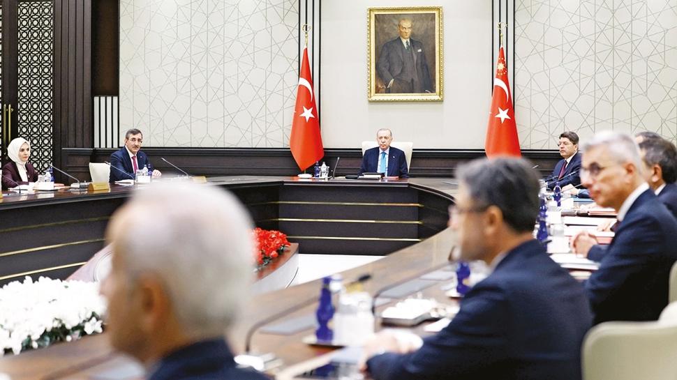Kabine youn gndemle Betepe'de toplanyor