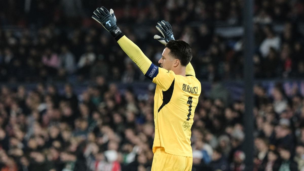 Bayer Leverkusen Janis Blaswich transfer fotoraflar resimleri