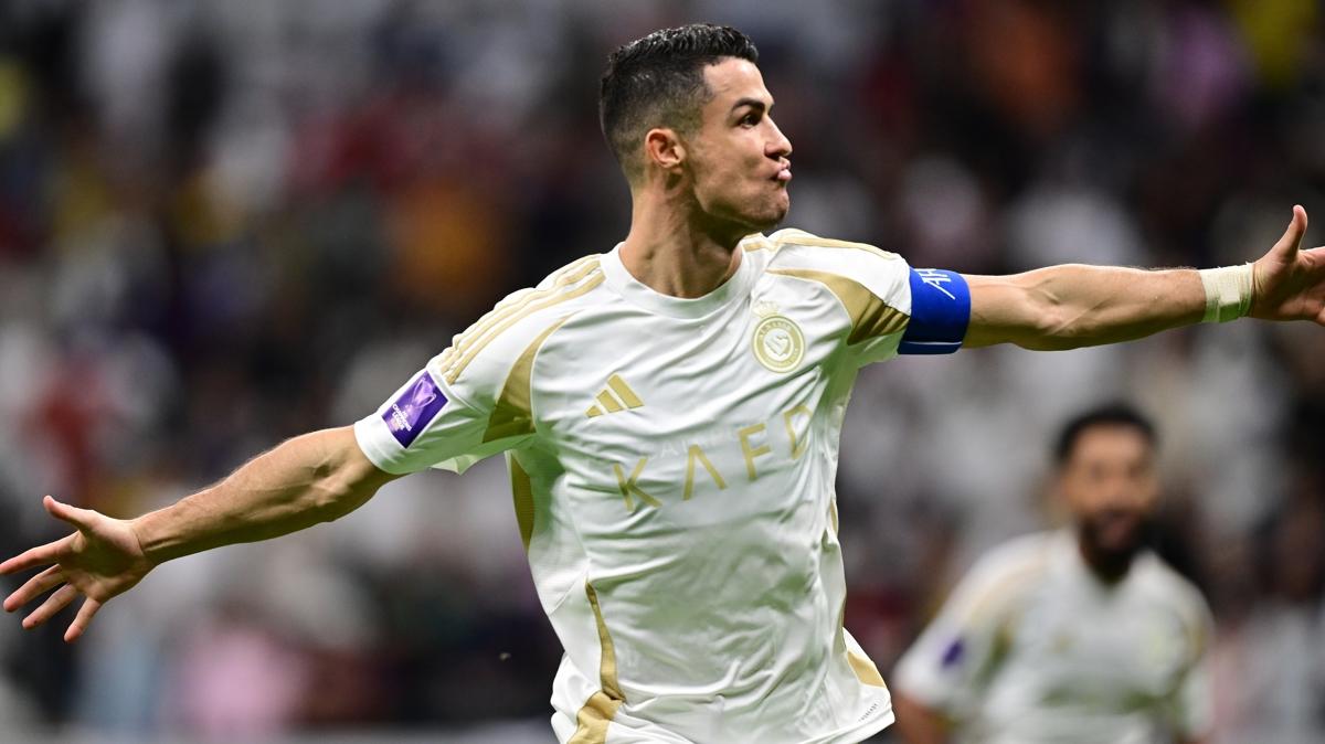 cristiano ronaldo al nassr suudi arabistan fotoraflar resimleri