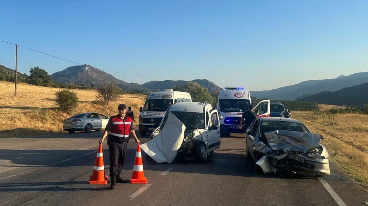 Isparta trafik kazas  Eirdir otomobil arpmas trafik kazas  hayat kayb  yarallar fotoraflar resimleri