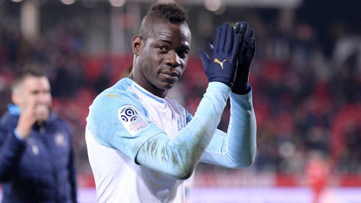 Mario Balotelli transfer genoa fotoraflar resimleri