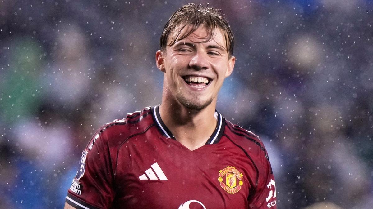 rasmus hojlund milan transfer fotoraflar resimleri