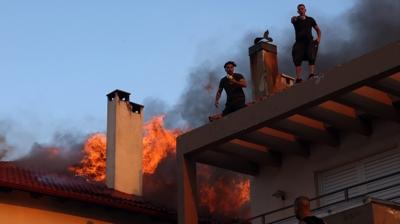 Yunanistan'da orman yangn alarm! Yerleim yerleri tahliye edildi