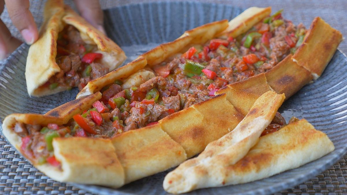 kymal pide tarifi kolay yemek tarifi yemek tarifleri kymal pide fotoraflar resimleri