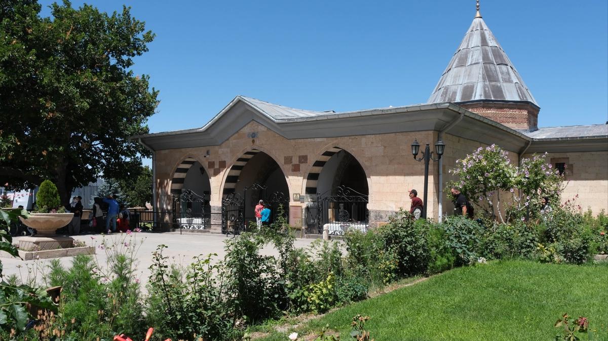 hac bekta veli  anadolu Nevehir Hac Bekta Veli niversitesi  Prof. Dr. Semih Aktekin fotoraflar resimleri