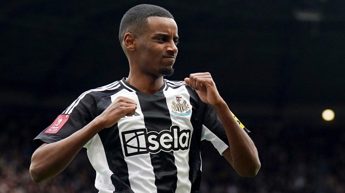 Liverpool Isak transfer fotoraflar resimleri