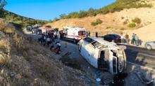 Adyaman'da minibs devrildi: 19 yaral