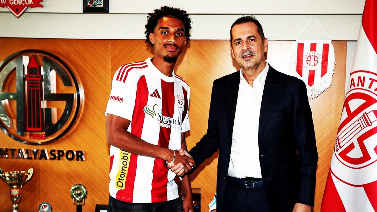 Jesper Ceesay Antalyaspor Transfer fotoraflar resimleri